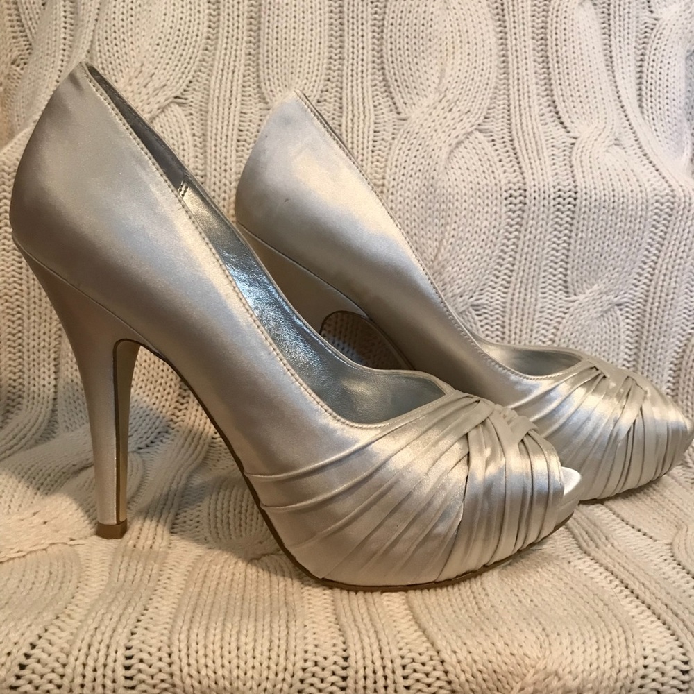 Lulu Townsend Ivory Heels